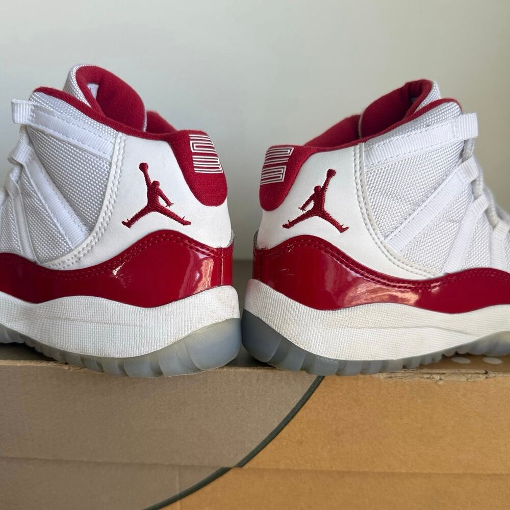 Nike Air Jordan 11 Retro ‘Cherry’ Kids Sneakers- SZ 2 Y - Picture 8 of 15